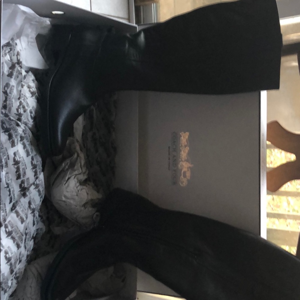 Coach And Four size 7.5 Brand New Boots  Halo